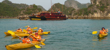 a-class-opera-cruise-kayaking