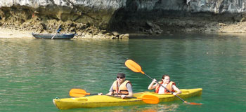 halong-dragon-cruise-kayak