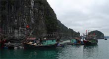 halong-emotion-cruise-3-days-tour-fishing-village