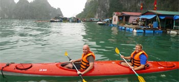 halong-emotion-cruise-kayaking