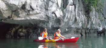 alova-halong-bay-kayaking
