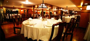 halong-emotion-cruise-restaurant