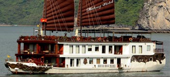 halong-violet-cruise