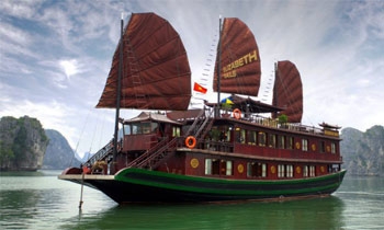 elizabeth-halong-bay-sails