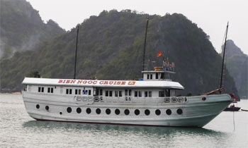 pearly-sea-halong-bay-travel