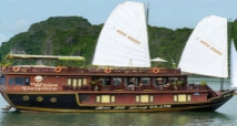 white-dolphin-cruise-over-view