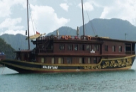 valenine-halong-bay-cruise
