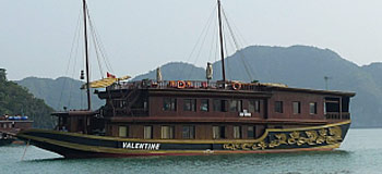 halong-valentine-cruise