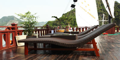 white-dolphin-cruise-sun-deck